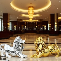 14 cm Roi Lion Élégant Animal Sculpture Or Argent Résine Artisanat pour Home Office Véhicule Tableau de Bord Décoration Unique Art Motif