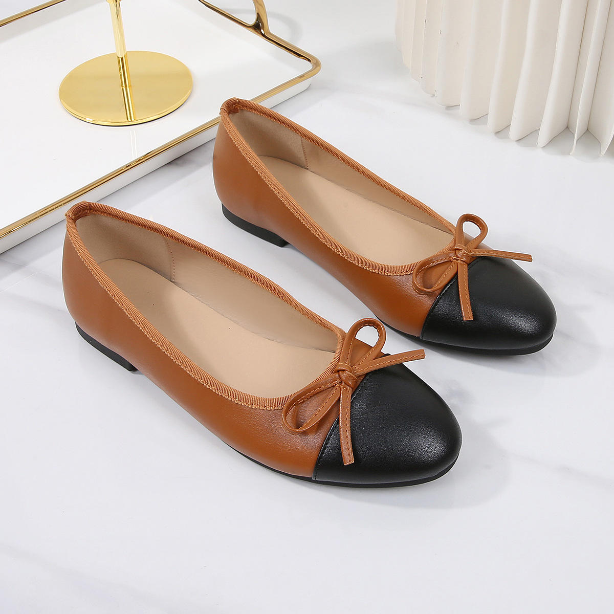 สีน้ำตาล