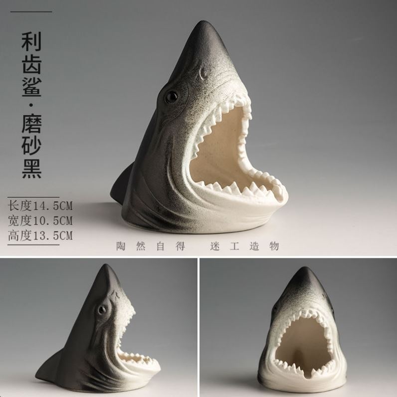 Shark ashtray-matte black