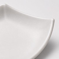 Assiette en mélamine blanche en forme de pétale irrégulier, plat de service créatif à bord incurvé pour hôtel, restaurant, banquet