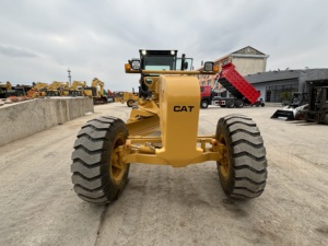 Motoniveladora CAT 140H de segunda mano fiable con motor Cummins de alta resistencia para proyectos de construcción de carreteras de movimiento de tierras en stock - Product Image 3