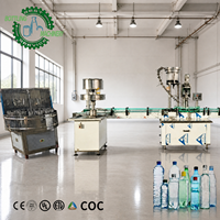 Ligne de production d'eau semi-automatique 500 bouteilles par heure, remplissage sans débordement, bouchage rapide, ensemble d'opération rapide pour eau minérale