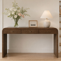 Table console longue Walut à design incurvé avec 3 tiroirs, table d'entrée avec poignées dorées, table d'appoint de rangement pour salon.