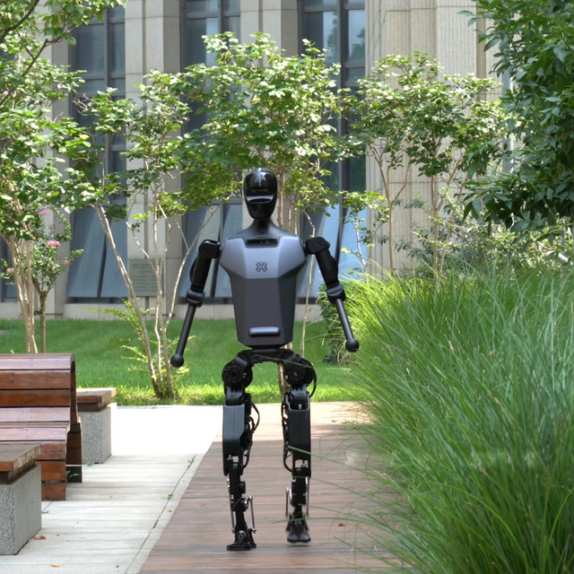 172cm Programmable High Openness Walker Titanium Alloy & Aerospace-grade Aluminum Education AI Smart Humanoid Robot Intel I7 GPS