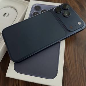 NUEVO iPhone 17 Pro Max Original Usado de Alta Calidad, Desbloqueado, 5G, iOS 26, Pantalla de 6.9 Pulgadas, 4823mAh, Azul Oscuro, Doble SIM - Product Image 5