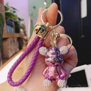 Porte-clés de bière électroplaqué Leuke, style mode, pour porte-clés de voiture Pop Tas, avec cordon en cuir tressé, porte-clés animal - Product Image 6