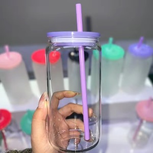 Vasos de Vidrio Transparente Esmerilado de 16 oz con Logotipo Personalizado, Sublimados para Cerveza, Jugos y Bebidas, con Tapas de Colores y Pajitas - Product Image 4