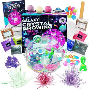 Kit de terrarium galactique pour faire pousser vos propres cristaux, idéal pour les débutants, créez une scène galactique avec des extraterrestres et une veilleuse LED - Product Image 1