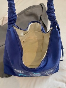 Sac fourre-tout brodé rose coréen mignon OEM/ODM avec éléments marins pour étudiants, polyvalent, léger et grande capacité - Product Image 6
