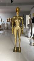 Shinny Gold Ganzkörper BBL Curvy Body Mannequin Verstellbare Pose Gold lackierte Schaufenster puppen mit goldenem Chrom kopf