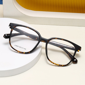 Lunettes optiques carrées Gtp J10002 Tr90 pour hommes, monture moyenne, lentille Ac, pont nasal standard, style rétro - Product Image 4