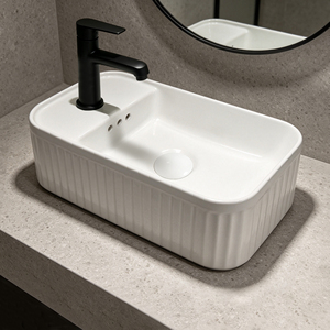 Petits lavabos rectangulaires en céramique bon marché pour le lavabo de surface de cannelures longues étroites de lavage de salle de bains de ménage - Product Image 1