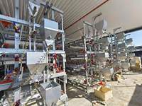 Rôtissoire entièrement automatique équipement de sortie de poulet automatique cage pour poussins d'élevage de volailles