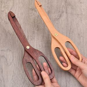 Pinzas de Madera para Alimentos con Logotipo Personalizado, Pinzas de Cocina Hechas a Mano, Utensilio para Hornear Pan y BBQ - Product Image 6