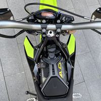 Moto tout-terrain électrique Surron Hyper Bee 58V 8kW avec moteur central, E-Moto Enduro Pitbike Sur-Ron HyperBee pour enfants