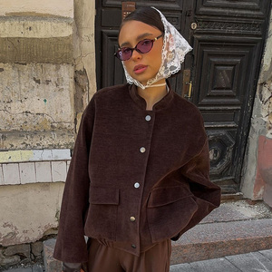 <span class=keywords><strong>Veste</strong></span> en velours côtelé personnalisée pour femmes Manteau à col montant de coupe décontractée en brun <span class=keywords><strong>camel</strong></span> Style utilitaire simple boutonnage OEM Usine directe en Chine - Product Image 3