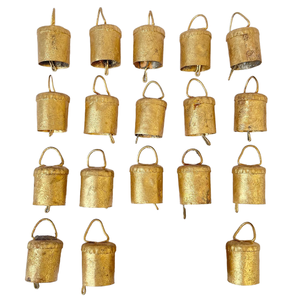 Next Exim Gorro Navideño Redondo Pequeño de Artesanía Vintage con Diseño de Vaca Bruja y Campanas, 4.45 cm, Dorado, Estilo Europeo, Venta al por Mayor Disponible para el Hogar - Product Image 4