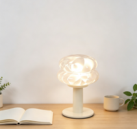 Lampe de table rechargeable à commande tactile trois couleurs, crée une ambiance cosy dans la chambre, le bureau ou au chevet.