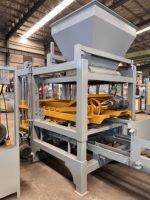 Machine à blocs hydraulique QT4-15A, machine à fabriquer des briques en ciment pour l'usine locale de production de matériaux de construction