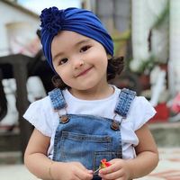 Bonnets Turban Nouveaux-nés Filles à Volants en PU Doux et Tissu Satiné Ajustable avec Impression Numérique – Adorables Accessoires Cheveux
