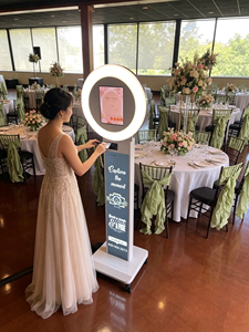 Photomaton portable pour fête <span class=keywords><strong>de</strong></span> mariage avec logo personnalisé gratuit, lumière RGB, selfie, iPad pour iPad <span class=keywords><strong>de</strong></span> 10,2/10,5/10,9/11/12,9/13 pouces - Product Image 1