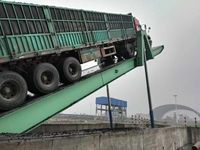 Rampe mobile hydraulique pour chariot élévateur de 10 tonnes homologuée CE pour le chargement et le déchargement de conteneurs, rampe mobile pour camion