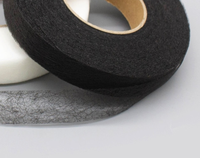 Ruban adhésif double face pour fondre à la chaleur Ruban adhésif non tissé de 10 mm à 80 mm de largeur pour vêtements et textiles d'intérieur
