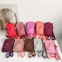 Sac cosmétique en silicone de luxe avec design créatif 3D, bandoulière, rangement pour téléphone portable, étanche et antichoc