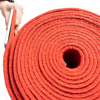 Red & Grey Outdoor Concierge Pole Teppich des Herstellers Polyester Soft Carpet für zu Hause oder Events für das Gebet