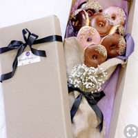 Boîte à bouquet de donuts avec logo personnalisé en gros boîte-cadeau d'emballage de fleurs à arrangement rectangulaire pour l'anniversaire d'une mère