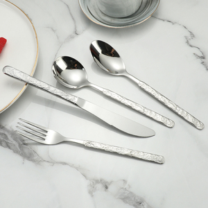 Set <span class=keywords><strong>di</strong></span> Posate Moderno <span class=keywords><strong>di</strong></span> Lusso Ecologico, Elegante Servizio da Tavola con Manico Effetto <span class=keywords><strong>Pietra</strong></span> Striata, Acciaio Inossidabile Lucido Opaco Argento - Product Image 3