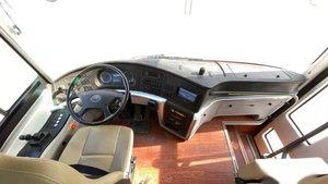 Autobús eléctrico Yut0ng ZK6115 de precio barato usado a la venta transmisión automática de 48 asientos diseñada para desplazamientos modernos - Product Image 5