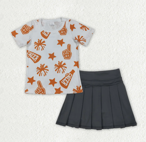 ชุดเสื้อยืดแขนสั้นพิมพ์ลายพร้อมกระโปรงจีบสำหรับเด็กผู้หญิง 2 ชิ้น - Product Image 6