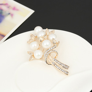 Broche de Flor con Pedrería Personalizado, Chapado en Oro de Aleación de Lujo, Moderno, para Regalo de Boda o Compromiso, de Alta Calidad, Unisex - Product Image 3