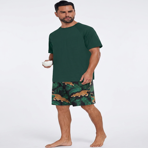 Conjunto de Shorts de Punto con Estampado Animal para Hombre, Talla Grande, Estilo Casual de Verano, Camiseta con Logotipo Frontal y Shorts con Estampado de Leopardo Verde - Product Image 1