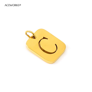 Breloques en forme de blocs de lettres rectangulaires |   Pendentifs découpés en forme de lettre initiale de l'alphabet A à Z en acier inoxydable plaqué or 18K PVD pour la fabrication de bijoux - Product Image 6