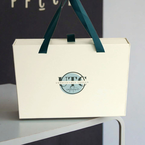 Caja de Regalo Rígida Deslizante con Logotipo Personalizado, Empaque de Cartón para Ropa, Sudadera con Capucha, Asa de Cinta, Esponja, Recubrimiento UV para Calcetines - Product Image 1