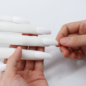 Main de pratique pour les ongles en acrylique, Kits de formation de modèle de mains flexibles, fausses mains pour la pratique de l'art des ongles avec des conseils gratuits - Product Image 4