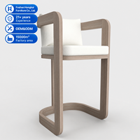 Ensemble de table de bar d'extérieur moderne en 3 pièces avec 2 chaises de bar rembourrées pour hôtel, complexe hôtelier, marina, patio, bord de piscine