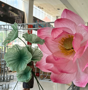 Steli <span class=keywords><strong>di</strong></span> <span class=keywords><strong>loto</strong></span> artificiali Y276 personalizzabili con lussuose fioriture in tulle, singolo stelo, decorazioni <span class=keywords><strong>di</strong></span> alta gamma per feste e celebrazioni. - Product Image 2