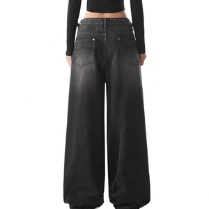 Jeans Unisex de Moda al por Mayor, 100% Algodón, Estilo Urbano, con Patrón Grabado Personalizado, Lavado Desgastado, Corte Recto Holgado para Hombre - Product Image 4