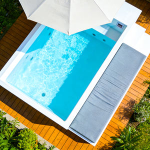 สระว่ายน้ำไฟเบอร์กลาสพร้อมโซฟาพักผ่อน ทนทาน เหมาะสำหรับการพักผ่อนในสวนหลังบ้าน อุปกรณ์สระว่ายน้ำ สระว่ายน้ำสำหรับเด็ก - Product Image 3