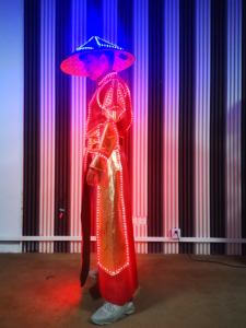 Red Warrior servicio al cliente LED brillante Vintage estilo chino Bar KTV servicio de <span class=keywords><strong>licor</strong></span> puesta en escena atmósfera Props disfraz - Product Image 3