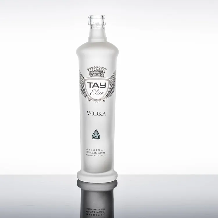 Chai Vodka Nguyên Chất Màu Trắng Sương Giá Chai Vodka Ciroc 500ML Kích Cỡ