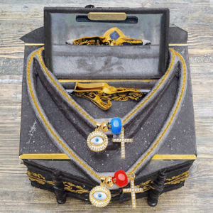 Nouveauté : Collier tendance en cuivre plaqué or avec pendentif croix et œil de diable en zircon étincelant – Cadeau pour femme - Product Image 3