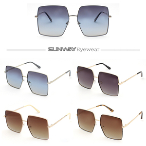 Wholesale Gradient <b>Large</b> <b>Frame</b> Fashion Metal Sunglasses for Women Men Custom Logo 2025 New Trending Sun Glasses Unisex Shades - Product Image 2
