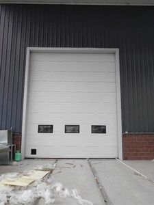 Ventes directes d'usine Portes industrielles sectionnelles commerciales Portes élévatrices verticales de garage industriel d'entrepôt automatique - Product Image 4