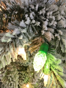Fabricants en gros de lumières de Noël pré-éclairées WRGB en forme de fraises, arbre de Noël <span class=keywords><strong>artificiel</strong></span> avec effet de neige - Product Image 4