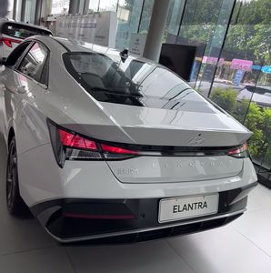 JX <span class=keywords><strong>Auto</strong></span> NUOVA Hyundai Elantra 2025 N Line Berlina Bianca 4 Porte 5 Posti - Product Image 6