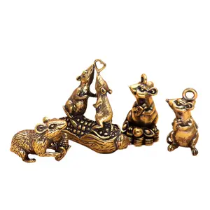 LLavero de metal Latón retro oro tragar bestia ratón Llavero bolsa colgante - Product Image 1